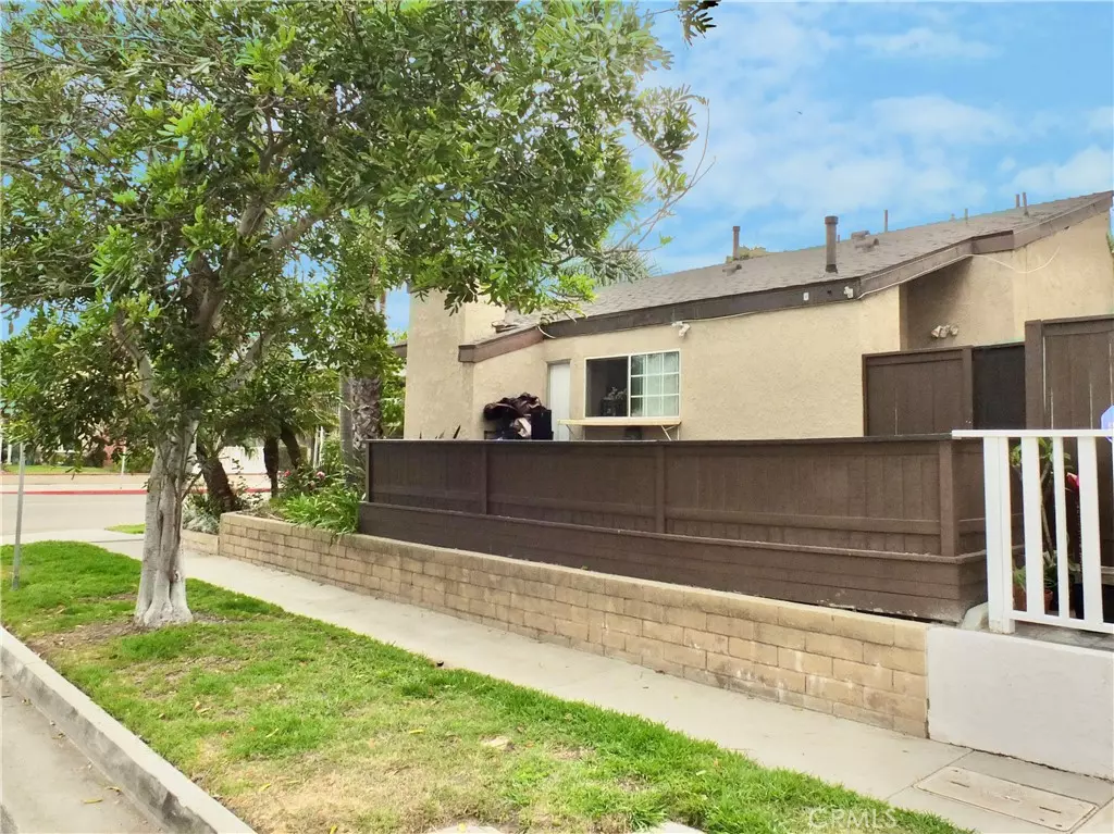 Huntington Beach, CA 92648,326 19th ST