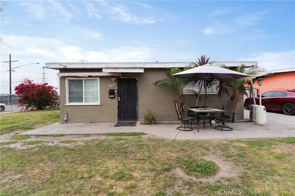 Bell Gardens, CA 90201,6633 Darwell