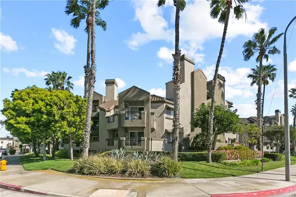 430 Lake ST #102, Huntington Beach, CA 92648
