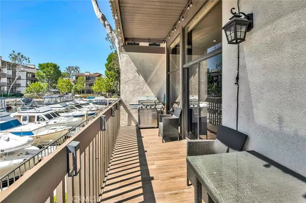 Long Beach, CA 90803,5138 Marina Pacifica DR N #35