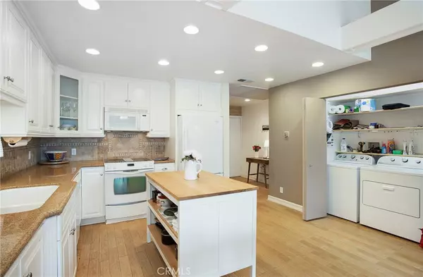 Long Beach, CA 90803,7304 Marina Pacifica DR S