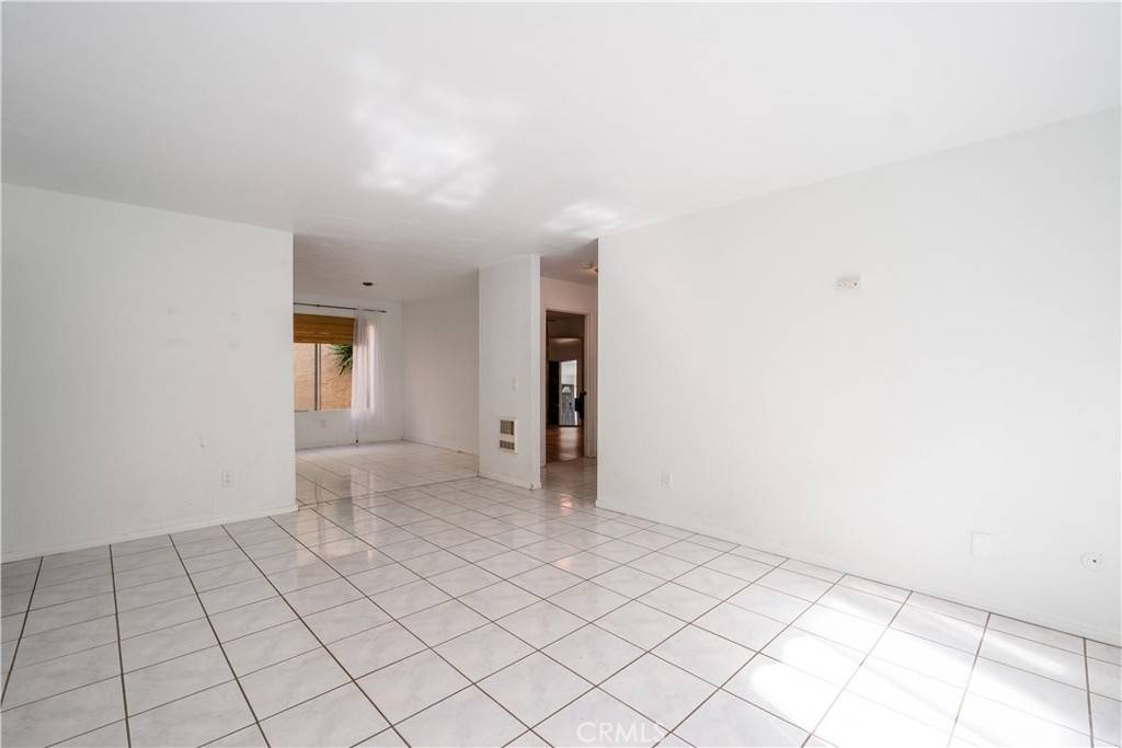 San Diego, CA 92105,1619 Pentecost WAY #2