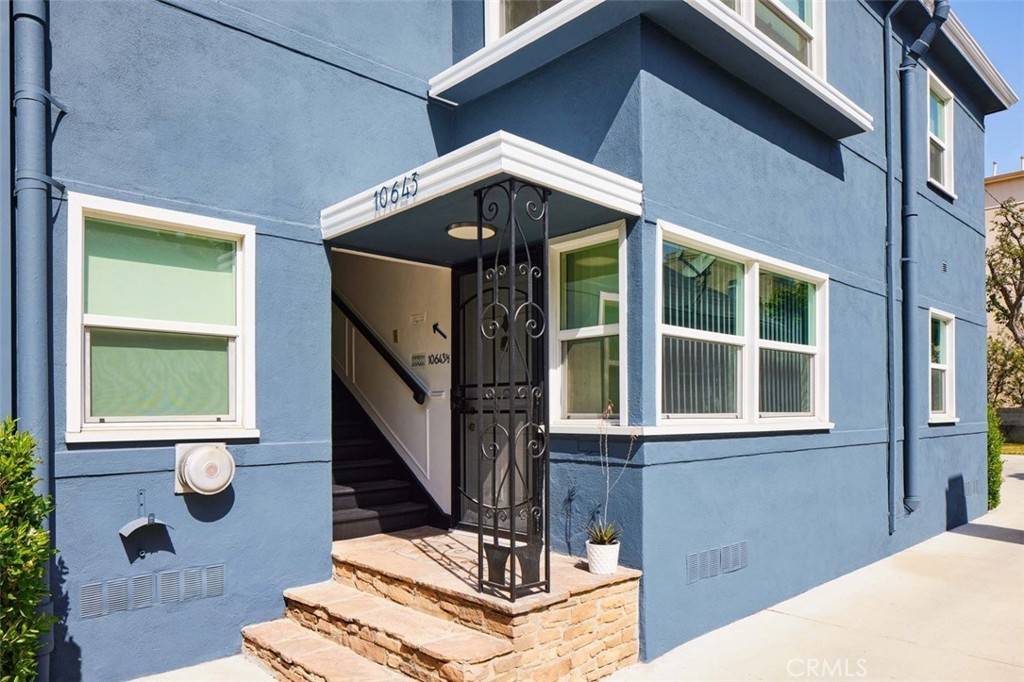 North Hollywood, CA 91602,10641 Whipple ST