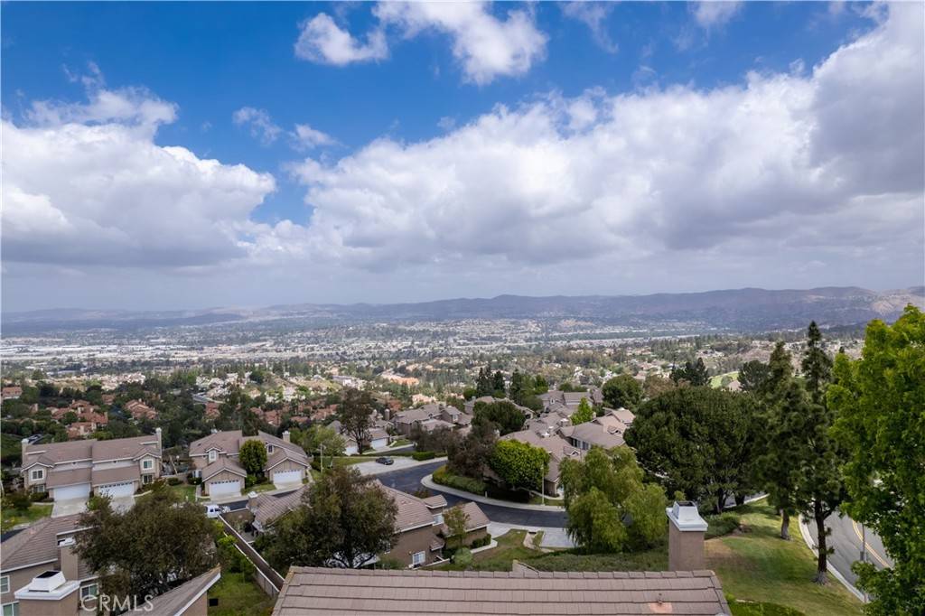 883 S Sapphire LN, Anaheim Hills, CA 92807