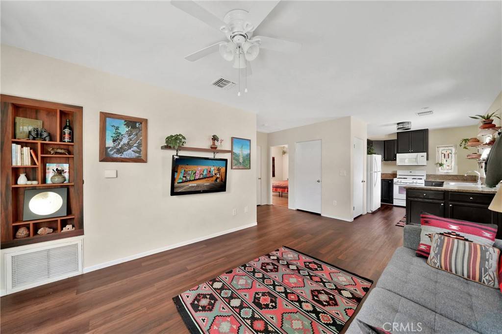 Long Beach, CA 90806,1909 Locust AVE