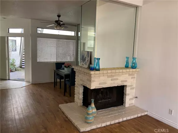 Huntington Beach, CA 92649,5031 Dorado DR #103