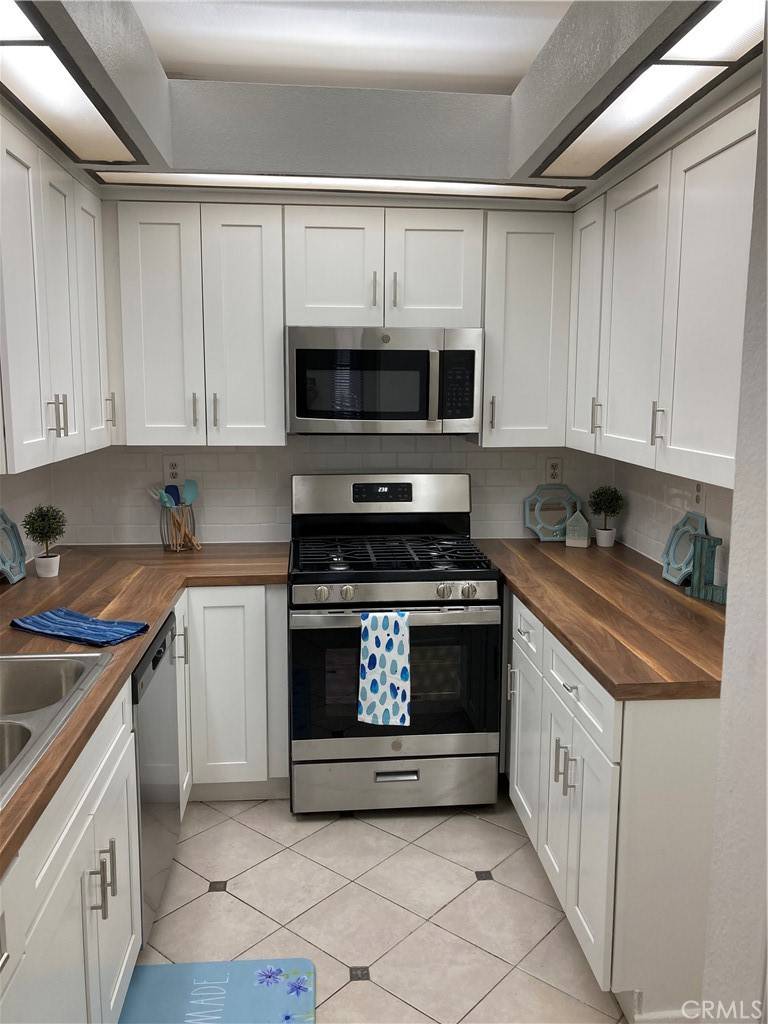 Huntington Beach, CA 92649,5031 Dorado DR #103