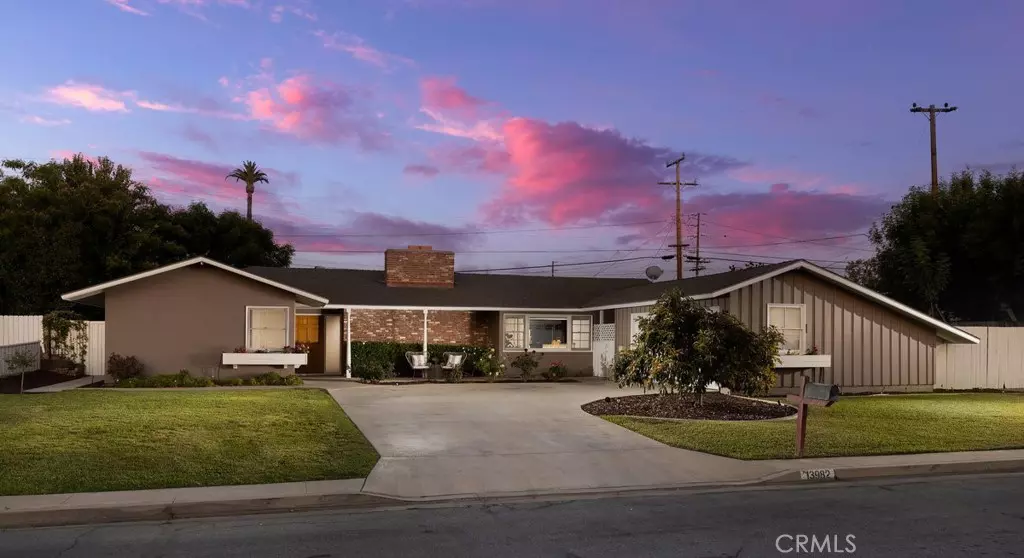 North Tustin, CA 92705,13982 Winthrope Street