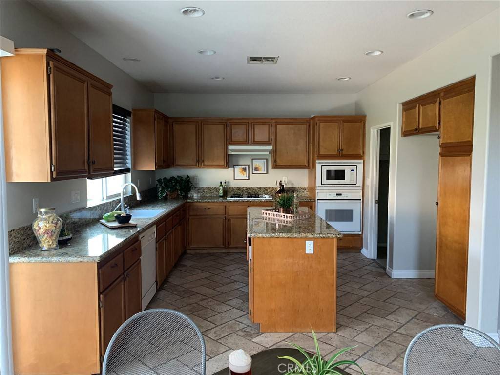 Eastvale, CA 92880,5713 Redhaven ST