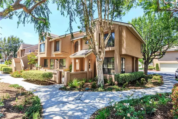 155 N Singingwood ST #33, Orange, CA 92869