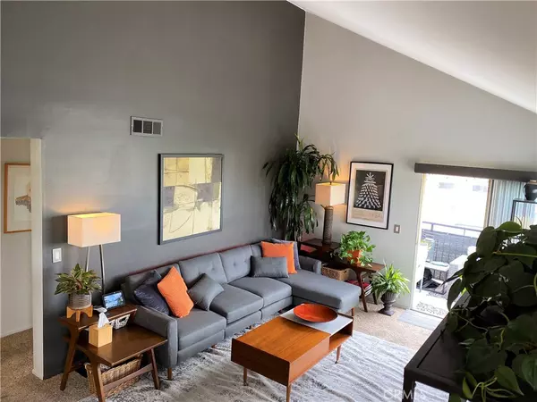 Long Beach, CA 90814,2500 E 4th ST #406