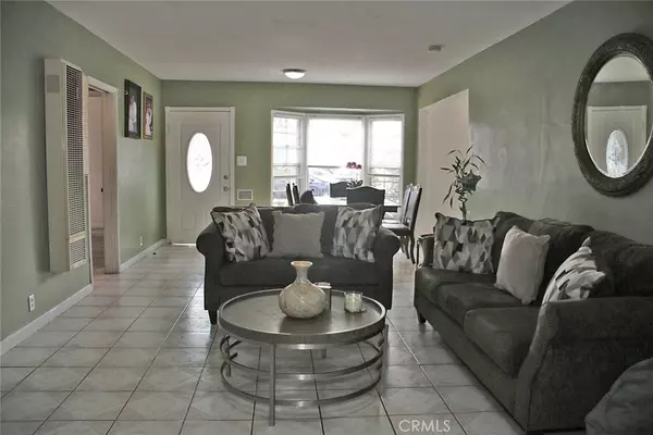 Santa Ana, CA 92707,2063 S Sycamore ST