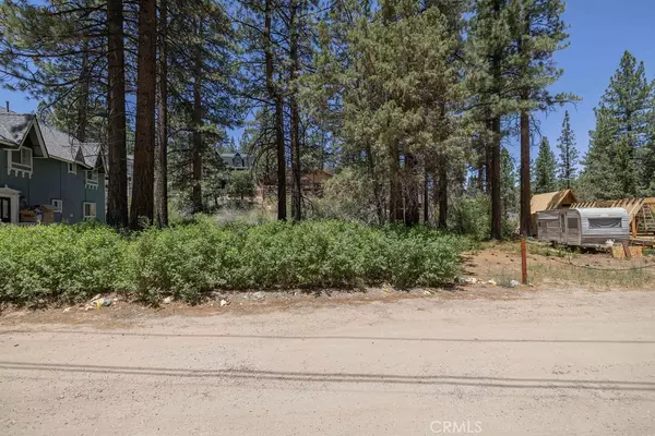 621 Rose Hill DR, Big Bear City, CA 92314