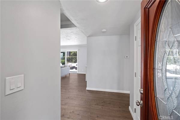 Huntington Beach, CA 92646,8621 Martinique DR