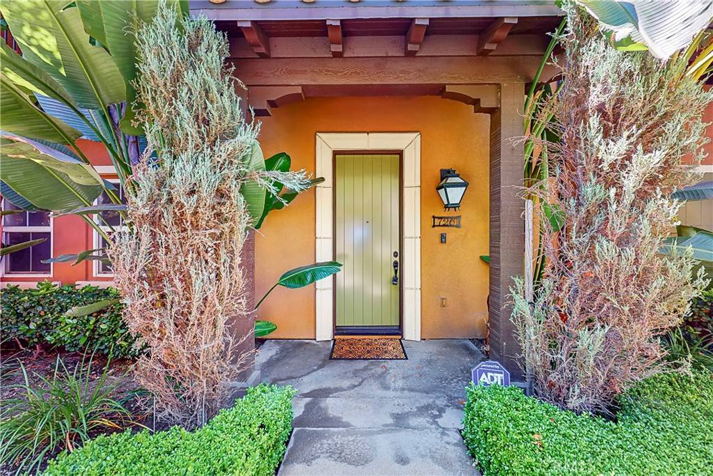 726 E Valencia ST, Anaheim, CA 92805