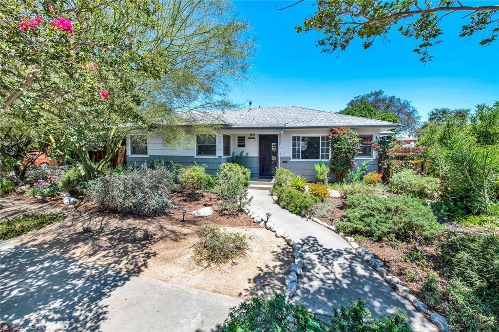 1135 W 10th ST, Santa Ana, CA 92703