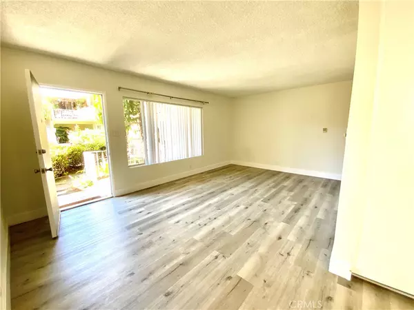 Long Beach, CA 90802,939 E Appleton ST #21