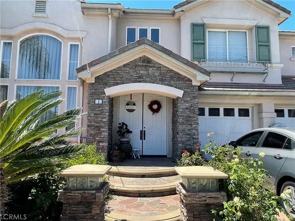 Irvine, CA 92606,1 Petria