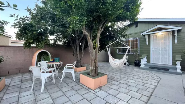 2427 Baltic AVE, Long Beach, CA 90810