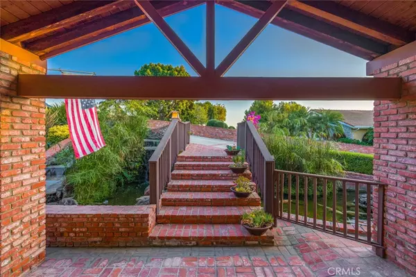 Yorba Linda, CA 92886,5221 Norcris LN