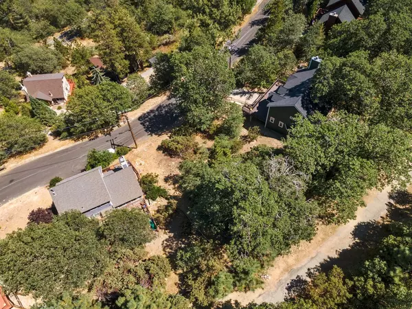 Lake Arrowhead, CA 92352,0 Portillo LN