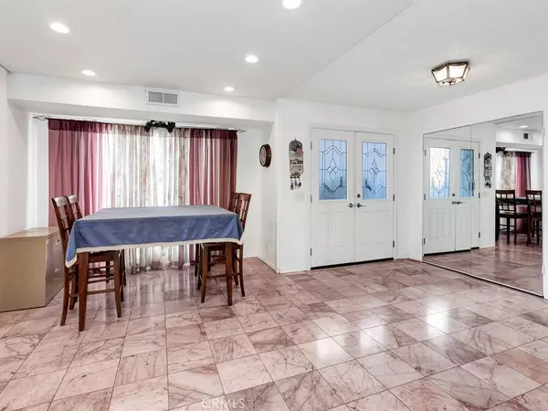 Anaheim Hills, CA 92807,905 S Lake Summit DR