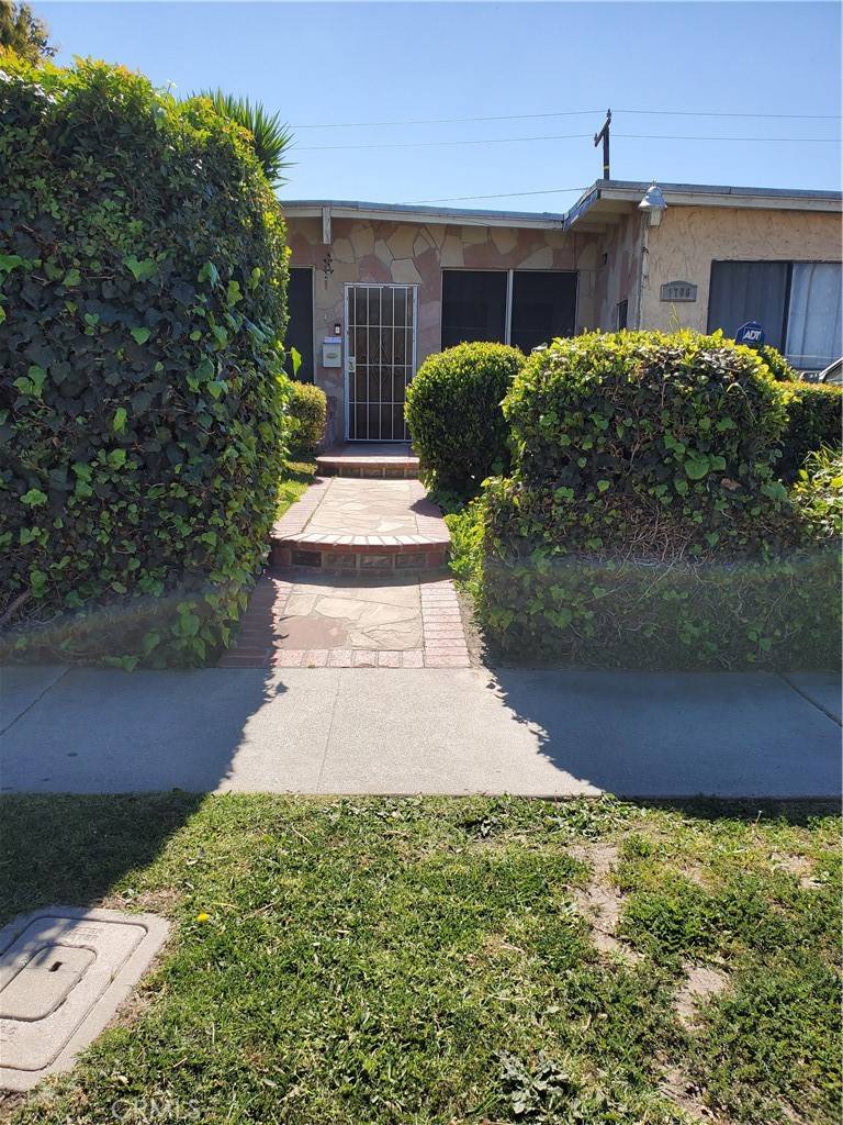 1706 W 165th ST, Compton, CA 90220