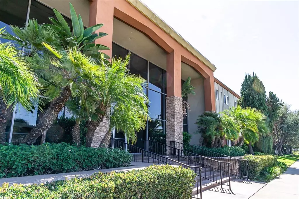 Fullerton, CA 92831,400 N Acacia AVE #B11