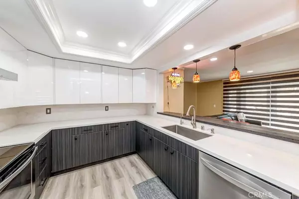 La Mirada, CA 90638,13616 La Jolla CIR #C