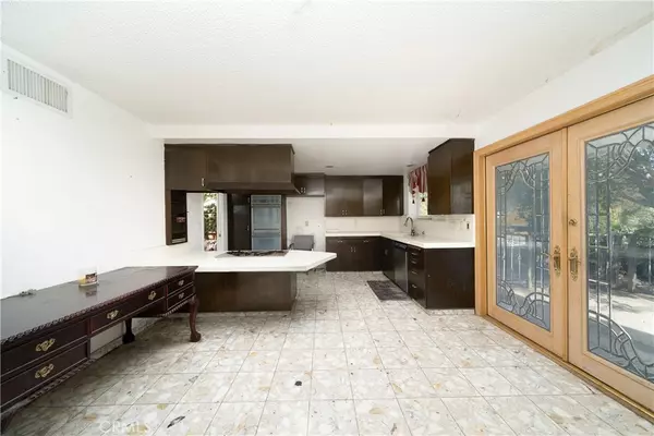 Brea, CA 92821,1129 N Puente ST