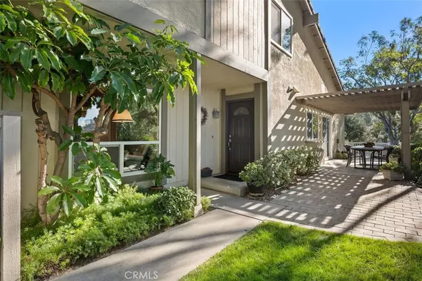 Anaheim Hills, CA 92807,996 S Ridgecrest CIR