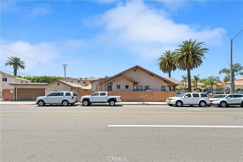 Long Beach, CA 90804,932 Saint Louis AVE