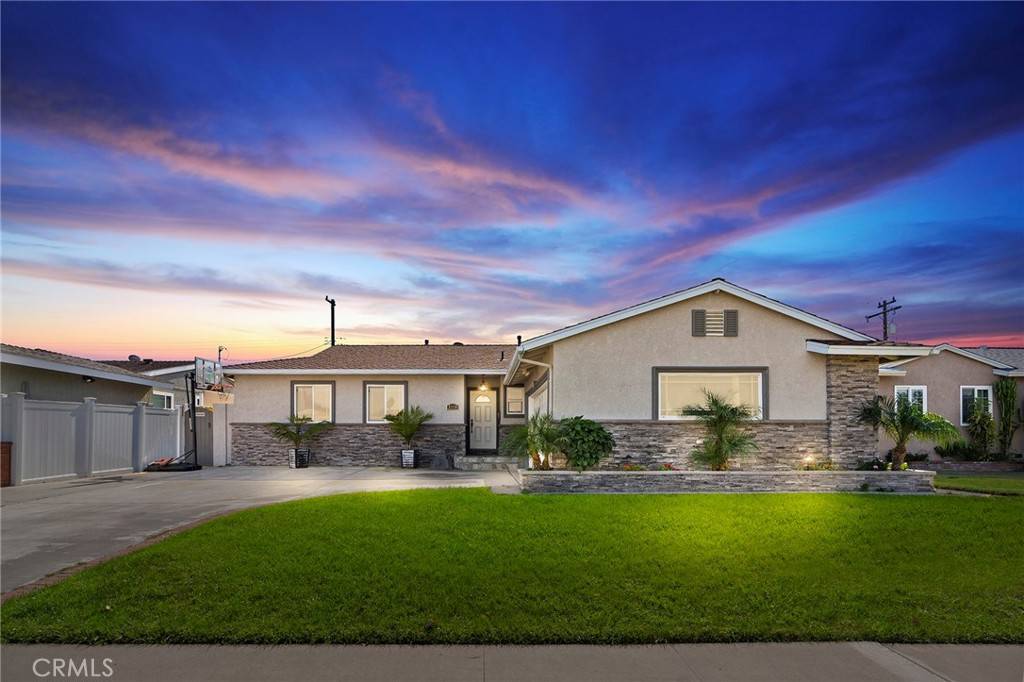 2110 W Willow, Anaheim, CA 92804