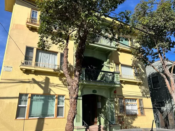 135 Bonito AVE #3, Long Beach, CA 90802