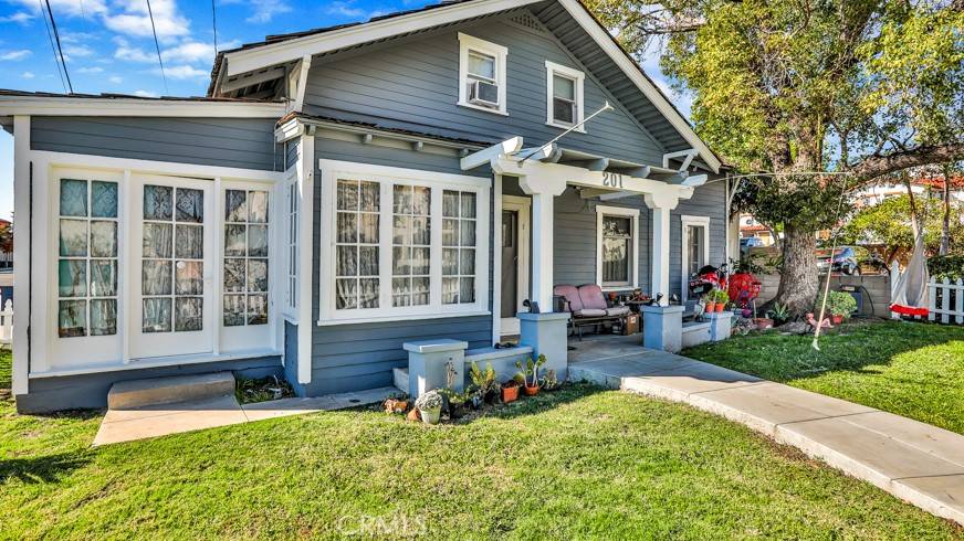 201 N Euclid ST, La Habra, CA 90631