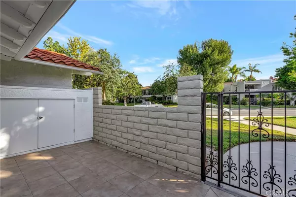 Laguna Woods, CA 92637,2170 Via Puerta #C