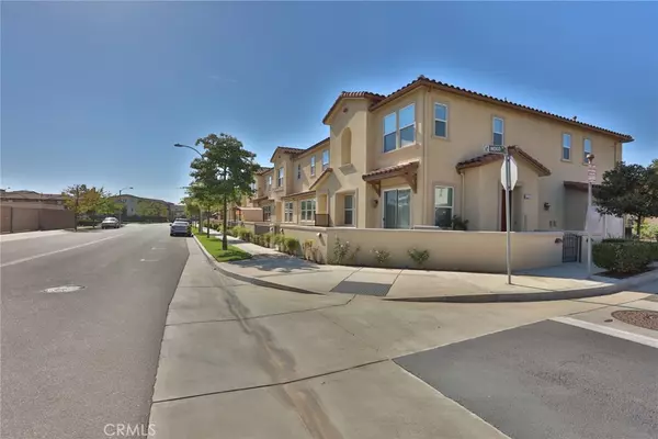 Santa Fe Springs, CA 90670,12329 Heritage Springs DR