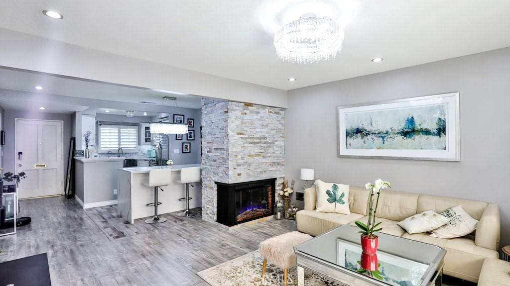 Tustin, CA 92780,1084 Mitchell AVE