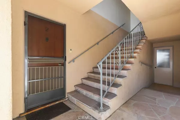 Long Beach, CA 90802,1235 E Appleton ST #2
