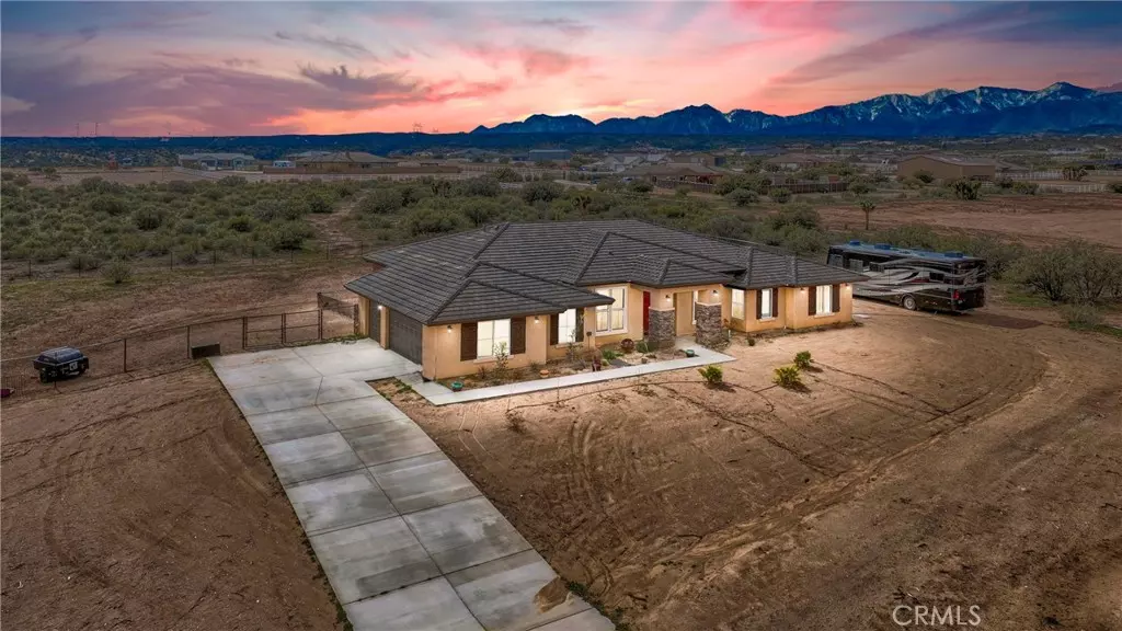 Phelan, CA 92371,9223 Mesquite ST