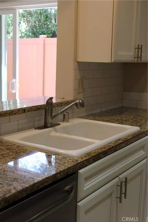 Agoura Hills, CA 91301,27420 Country Glen RD