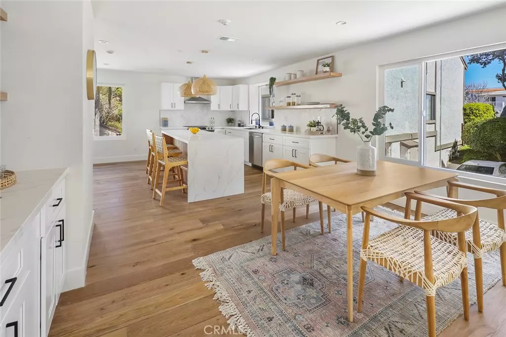 Redondo Beach, CA 90277,215 Ruby ST