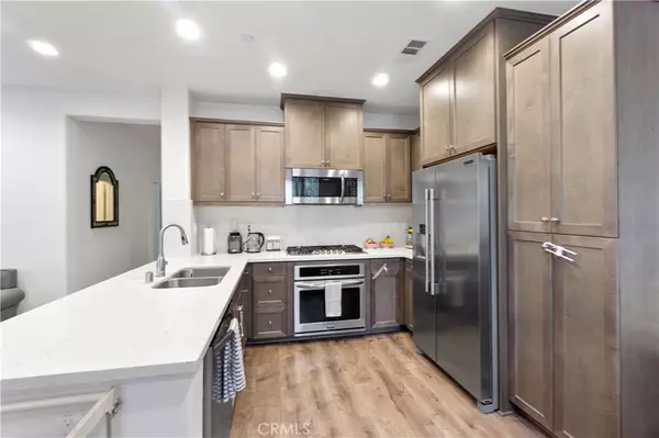 Anaheim Hills, CA 92807,396 Auburn Heights