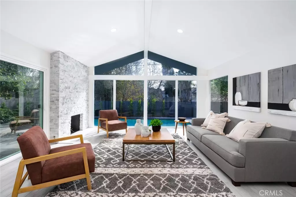 La Habra, CA 90631,950 Whitebook DR
