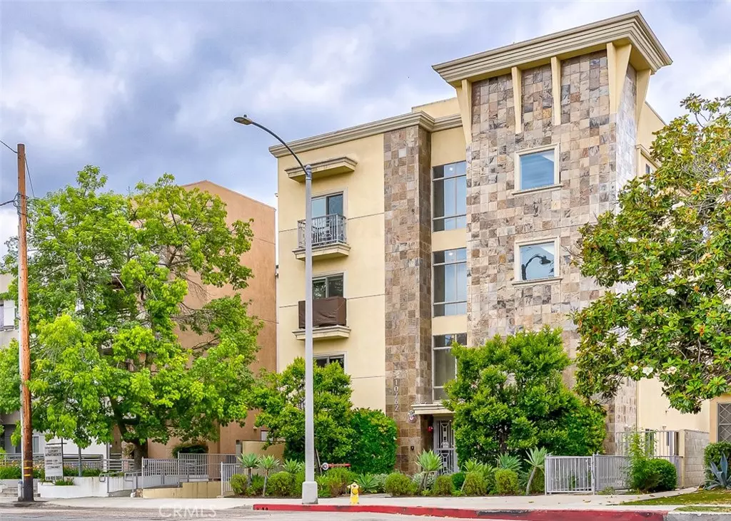 Toluca Lake, CA 91602,10762 Camarillo ST #5