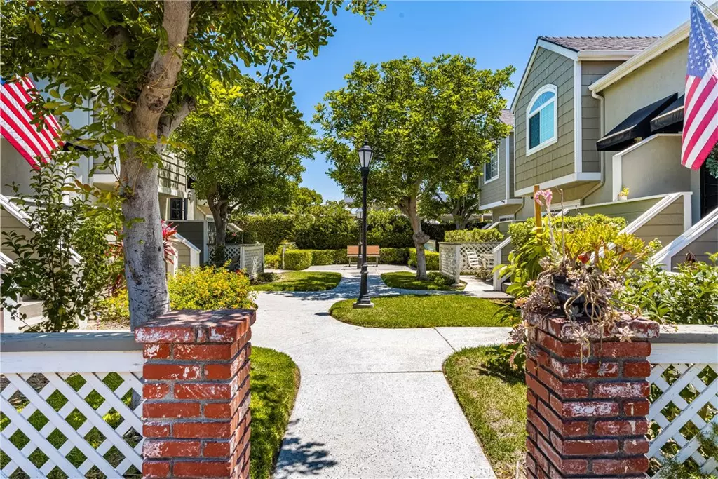 Orange, CA 92866,1112 E Almond Avenue #4