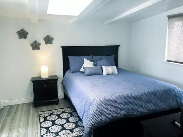 Huntington Beach, CA 92648,214 Walnut AVE