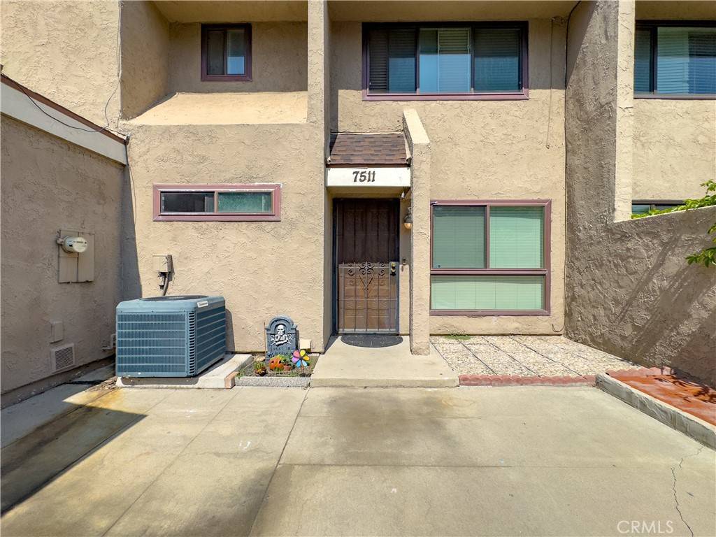 Stanton, CA 90680,7511 College DR