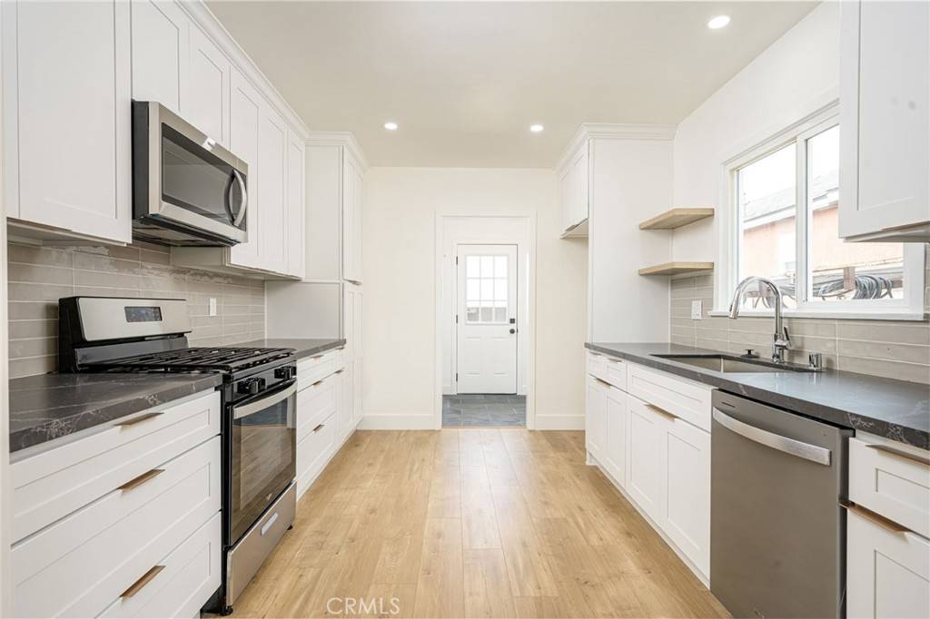 Montebello, CA 90640,449 Via Vista
