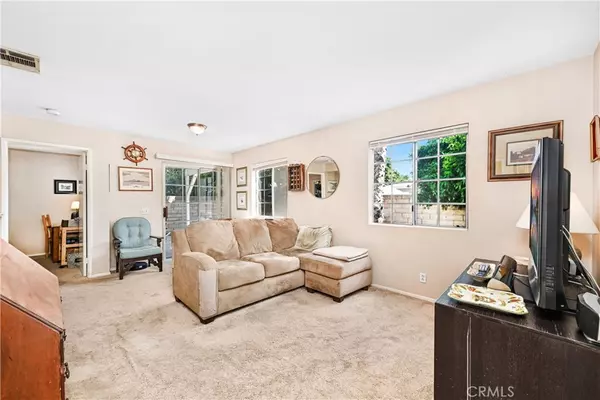 Canoga Park, CA 91303,7025 Glade AVE #26